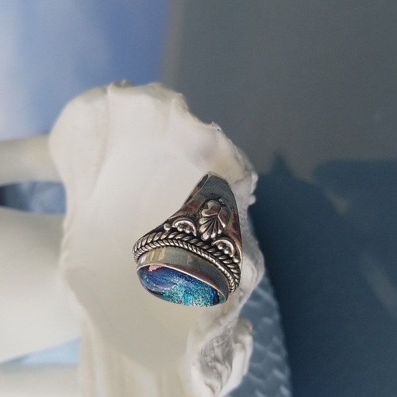 Sterling Silver Ring sz 7 - Picture 3 of 7